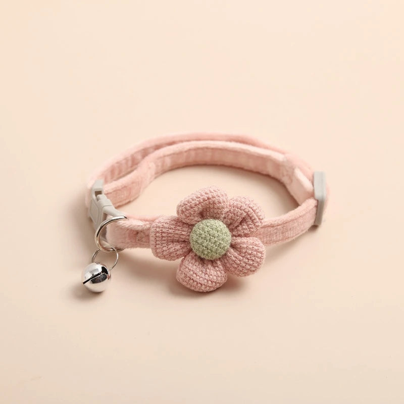 Collier Fleur pour Chat – Accessoire Élégant et Confortable