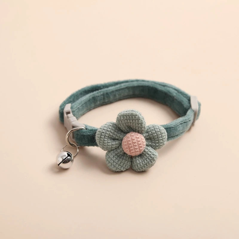 Collier Fleur pour Chat – Accessoire Élégant et Confortable