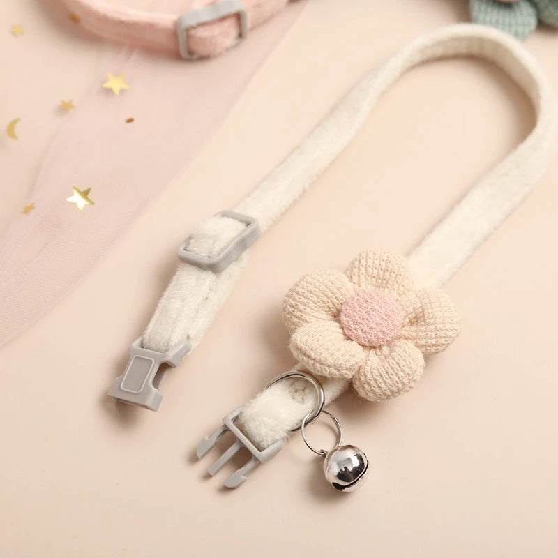 Collier Fleur pour Chat – Accessoire Élégant et Confortable